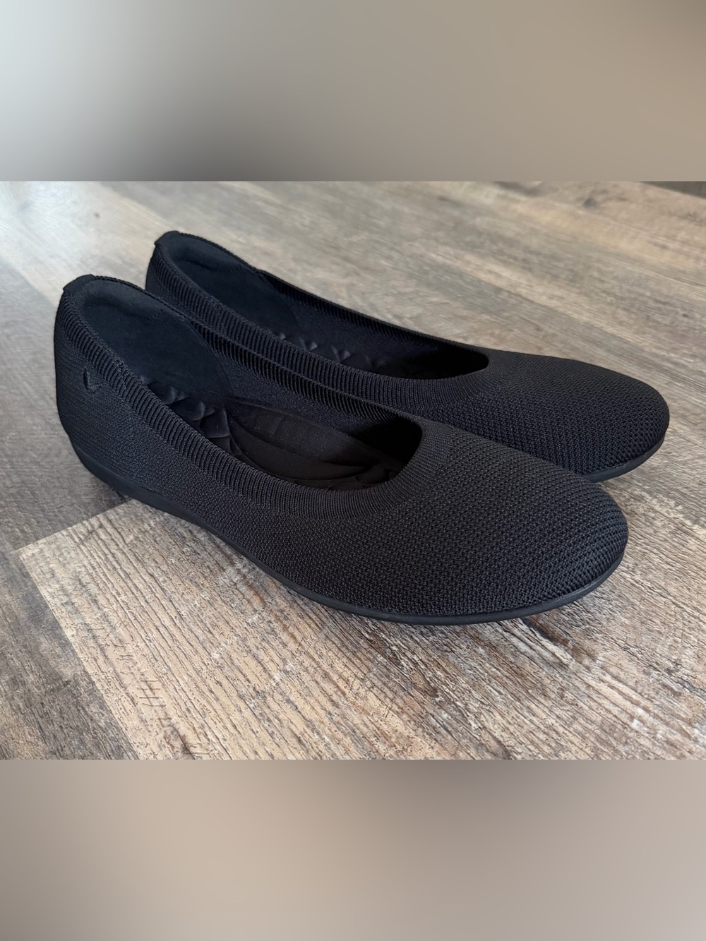 VIVAIA size EU 40.5 (US 9-9.5) Claire Walker Round Toe Walking Flat -Black